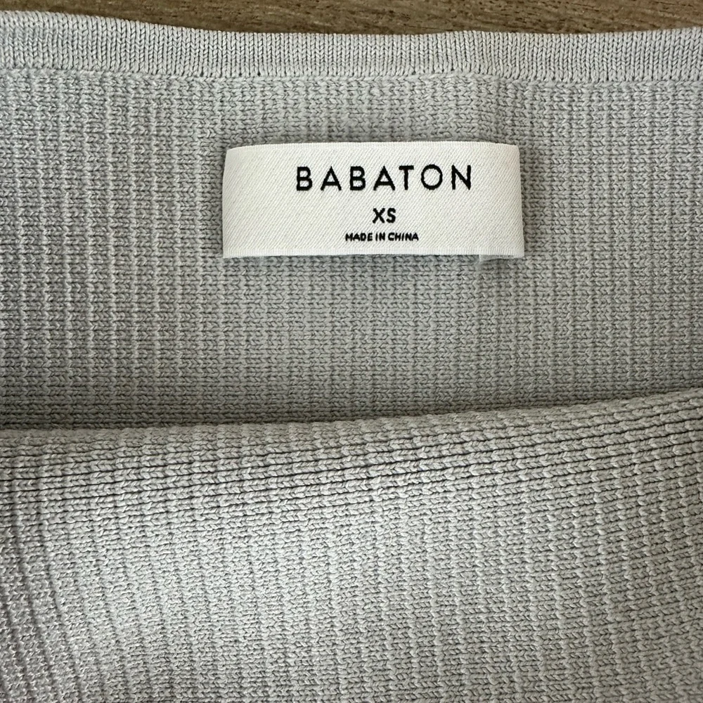 Aritzia Babaton Lot of 2 Tops - Picture 5 of 5